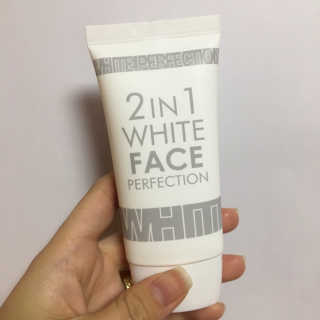 피움 스킨바리스타 2in1 화이트 페이스 퍼펙션 50ml — 3.33점을 준 리뷰어가 2018년 10월 올린 사용 사진