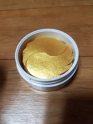 푸츄푸츄 Real repair skin cell premium patch — 3.83점을 준 리뷰어가 2018년 10월 올린 사용 사진
