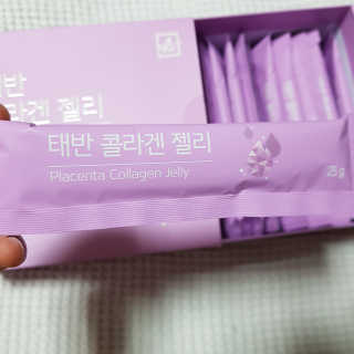 네츄럴굿띵스 태반 콜라겐 젤리 15포 — 4.33점을 준 리뷰어가 2018년 12월 올린 사용 사진