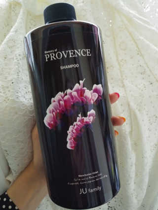 프로방스 바이올렛 퍼퓸 샴푸 1000ml 업그레이드 — 5점을 준 리뷰어가 2019년 6월 올린 사용 사진