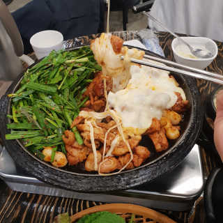 고향원조숯불닭갈비 [고향산천원조숯불닭갈비] 뼈없는 숯불닭갈비 2인세트 — 3.67점을 준 리뷰어가 2018년 10월 올린 사용 사진