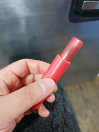 블리스텍스 립 릴리프 크림 립밤, 립 바이브런스 립밤 — 5점을 준 리뷰어가 2018년 11월 올린 사용 사진