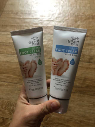 (주)에네스티 에네스티 수안수 실크스킨 풋크림 1+1 — 5점을 준 리뷰어가 2019년 12월 올린 사용 사진