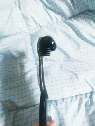 the naked object 디블랙팩치약 디블랙칫솔 세트 — 3점을 준 리뷰어가 2019년 3월 올린 사용 사진