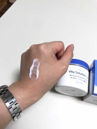지고트 비타솔루션12 모이스처 앰플 크림 100ml — 4.5점을 준 리뷰어가 2019년 6월 올린 사용 사진
