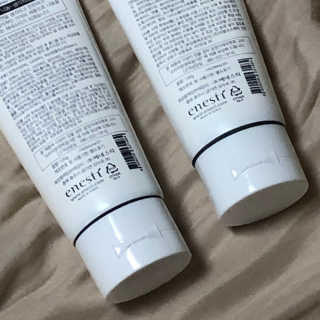 (주)에네스티 에네스티 수안수 실크스킨 풋크림 1+1 — 5점을 준 리뷰어가 2019년 9월 올린 사용 사진