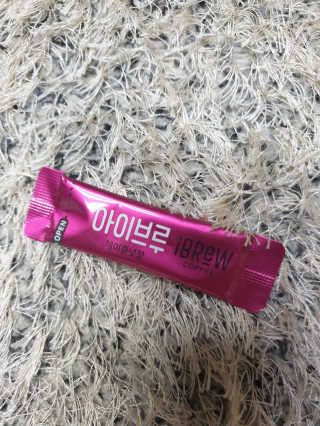 한국맥널티 아이브루 헤이즐넛향 100T — 5점을 준 리뷰어가 2019년 10월 올린 사용 사진