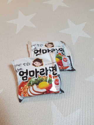 라면 그대로가 제일 맛있는 더엄마라면 — 4점을 준 리뷰어가 2019년 7월 올린 사용 사진