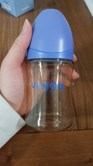 유비맘 PPSU 젖병 노꼭지_200ml_컬러 랜덤 발송 — 4점을 준 리뷰어가 2020년 3월 올린 사용 사진