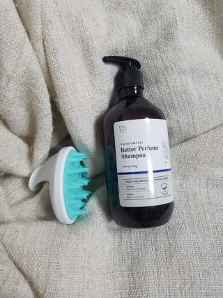 달리프 베러 퍼퓸 샴푸 1000ml 레이니데이 or 일랑로즈 — 5점을 준 리뷰어가 2018년 11월 올린 사용 사진