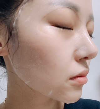 라인플라츠 인텐시브 업 화이트닝 블루베리 마스크 — 4.5점을 준 리뷰어가 2019년 2월 올린 사용 사진