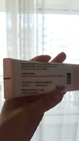 브로이코스메틱 아카시아 화이트닝 미백크림 — 4.17점을 준 리뷰어가 2018년 1월 올린 사용 사진