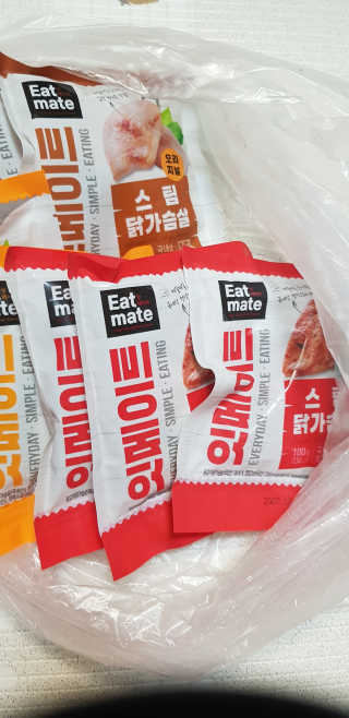 개근질마트 잇메이트 스팀 닭가슴살 혼합 1kg — 4.5점을 준 리뷰어가 2019년 11월 올린 사용 사진