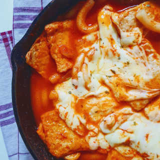 [홍코너떡볶이]옛날떡볶이 인기맛 4팩세트 — 5점을 준 리뷰어가 2019년 12월 올린 사용 사진
