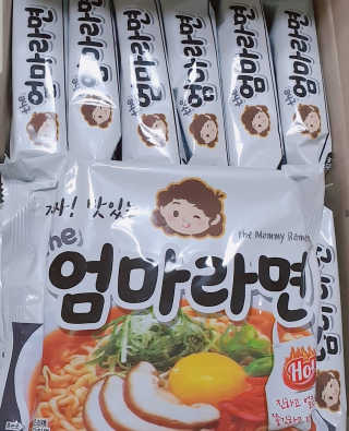 라면 그대로가 제일 맛있는 더엄마라면 — 5점을 준 리뷰어가 2019년 9월 올린 사용 사진