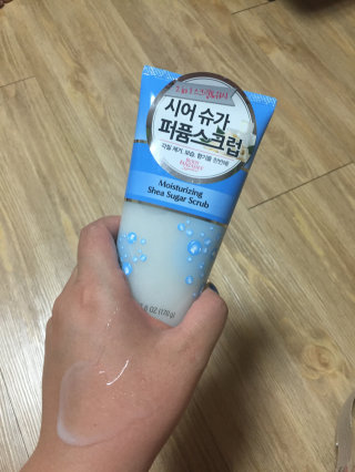 바디판타지 모이스처라이징 시어 슈가 스크럽 — 4.5점을 준 리뷰어가 2016년 7월 올린 사용 사진