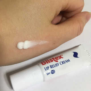 블리스텍스 립 릴리프 크림 립밤, 립 바이브런스 립밤 — 5점을 준 리뷰어가 2018년 11월 올린 사용 사진