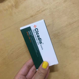 [미샤] 시카딘 센텔라 물스틱 선 SPF 50+ PA++++ — 5점을 준 리뷰어가 2019년 4월 올린 사용 사진