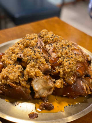[동네맛집족발] 4개 족발 중 택1 — 4점을 준 리뷰어가 2020년 4월 올린 사용 사진