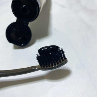 the naked object 디블랙팩치약 디블랙칫솔 세트 — 5점을 준 리뷰어가 2020년 3월 올린 사용 사진