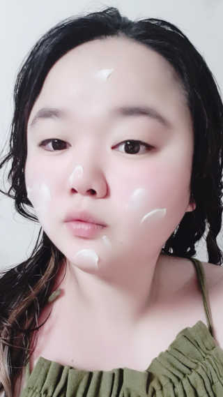 지고트 마유 모이스처 크림 70ml — 5점을 준 리뷰어가 2019년 3월 올린 사용 사진