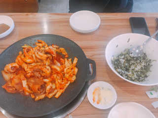 [쭈퐁] 치즈쭈꾸미 2인or삼겹쭈꾸미 2인+볶음밥 — 4.67점을 준 리뷰어가 2018년 8월 올린 사용 사진
