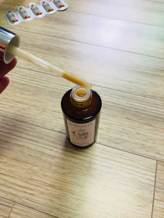 보타니티 [홍]조[진]정[결]케어 플라본 세럼 — 4.83점을 준 리뷰어가 2018년 5월 올린 사용 사진