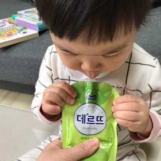 데르뜨 떠먹는 과일 3종, 짜먹는 과일 2종 총 10개 체험 — 5점을 준 리뷰어가 2020년 3월 올린 사용 사진