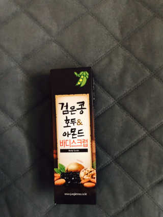 정글트리 검은콩 호두 아몬드 바디스크럽 — 5점을 준 리뷰어가 2018년 3월 올린 사용 사진