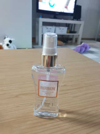 레드컨테이너 페로몬향 퍼퓸 바디미스트 80ml — 2점을 준 리뷰어가 2020년 1월 올린 사용 사진