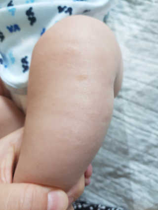 아토앤오투 아토엔오투 옥시젠 베이비 로션 — 4.5점을 준 리뷰어가 2019년 4월 올린 사용 사진