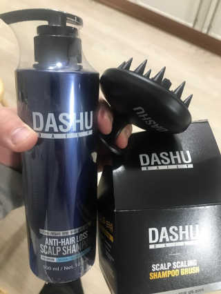 다슈코리아 다슈 단백질 한방 두피 골드 샴푸 500ml +샴푸브러쉬 — 4점을 준 리뷰어가 2020년 1월 올린 사용 사진