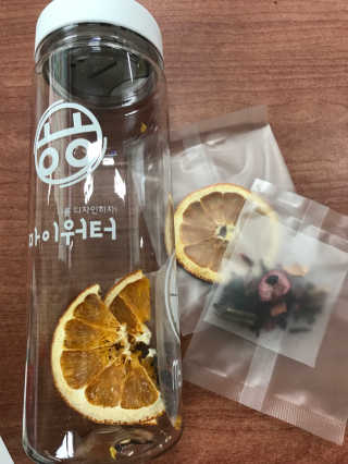 ㅎㅎ마이워터 ㅎㅎ 마이워터 과일워터팩_레몬오렌지 — 5점을 준 리뷰어가 2017년 12월 올린 사용 사진