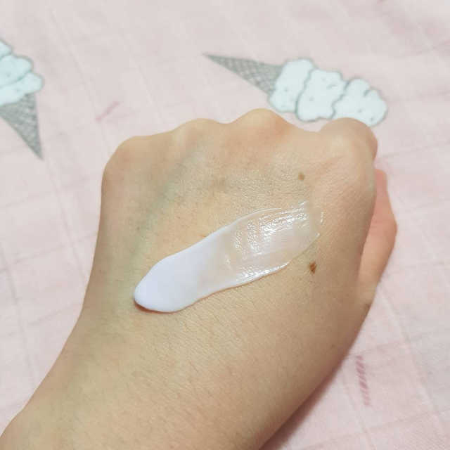 수분폭탄 핸드크림 리뷰 사진