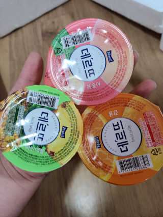 데르뜨 떠먹는 과일 3종, 짜먹는 과일 2종 총 10개 체험 — 4점을 준 리뷰어가 2020년 3월 올린 사용 사진