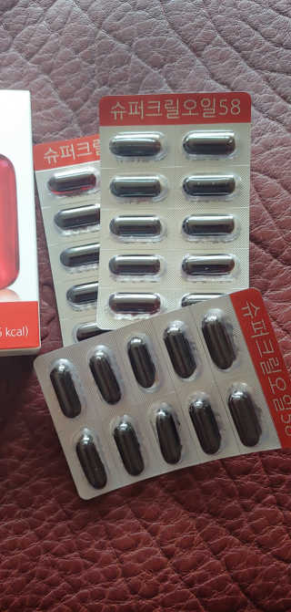 메이준뉴트리 슈퍼 크릴 오일58 1000mg x 30캡슐 — 4.5점을 준 리뷰어가 2020년 2월 올린 사용 사진