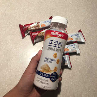 켈로그 프로틴바 멀티팩+프로틴 그래놀라 쉐이크 2종 — 5점을 준 리뷰어가 2020년 1월 올린 사용 사진