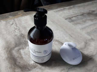 달리프 베러 퍼퓸 샴푸 1000ml 레이니데이 or 일랑로즈 — 5점을 준 리뷰어가 2019년 12월 올린 사용 사진