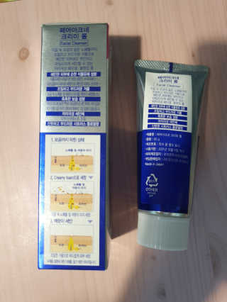 페어아크네 크리미폼 페어아크네 크리미 폼 — 3.5점을 준 리뷰어가 2019년 9월 올린 사용 사진