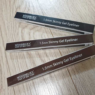 우드버리 1.5mm 스키니 젤 아이라이너 — 5점을 준 리뷰어가 2019년 5월 올린 사용 사진
