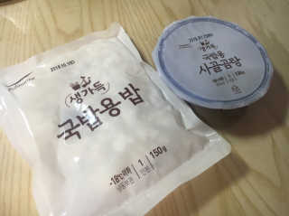 [풀무원] 사골곰탕국밥 황태해장국밥 — 4.33점을 준 리뷰어가 2018년 6월 올린 사용 사진