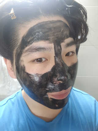 퓨어힐스 포어 클리어 블랙 챠콜 필오프 팩 — 5점을 준 리뷰어가 2019년 3월 올린 사용 사진