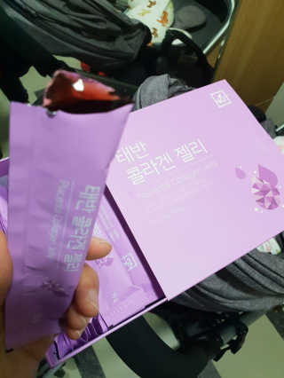 네츄럴굿띵스 태반 콜라겐 젤리 15포 — 5점을 준 리뷰어가 2018년 10월 올린 사용 사진