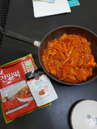 미쓰리떡볶이 just 10 min 패키지 — 5점을 준 리뷰어가 2018년 5월 올린 사용 사진
