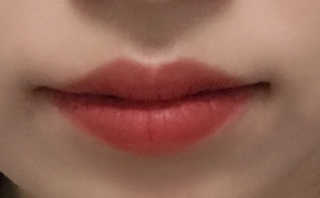 터치인솔 프리티필터 쉬폰 벨벳 립틴트 — 4.67점을 준 리뷰어가 2018년 10월 올린 사용 사진