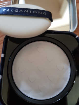수피요 통동 팔공검 NO SEBUM POWDER PACT — 5점을 준 리뷰어가 2018년 6월 올린 사용 사진