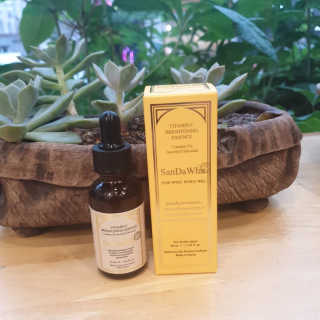 [스킨큐어] 산다화 비타민C 화이트닝 에센스 30ml — 4점을 준 리뷰어가 2019년 6월 올린 사용 사진