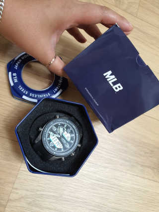 [MLB WATCH n LEISURE]뉴욕양키즈 손목시계 NY 301-11 — 5점을 준 리뷰어가 2019년 9월 올린 사용 사진