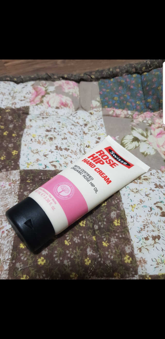스위스 로즈힙 핸드크림 리뷰 사진