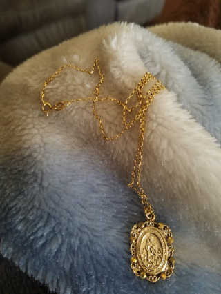 쥬얼카운티 92.5 Silver Byzantine Coin Pendant Necklace — 5점을 준 리뷰어가 2018년 12월 올린 사용 사진